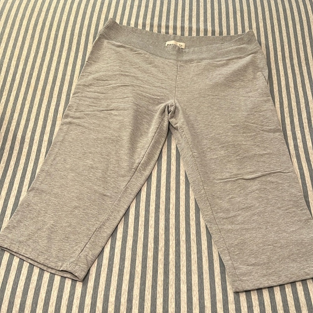 Old Navy Heather Gray Capri Leggings
